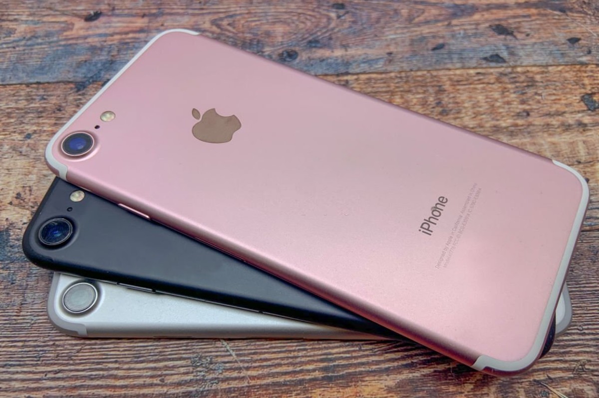 iPhone 7 Worth in 2023 (Review)